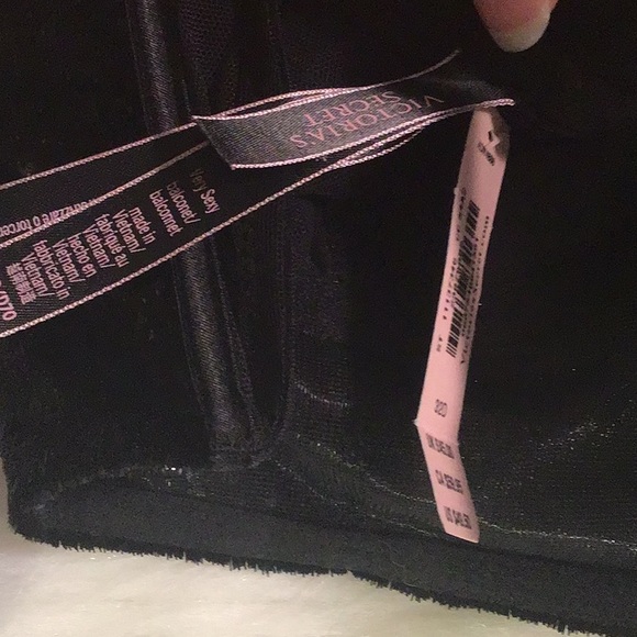 Victoria’s Secret - Sz 32D - very sexy balconet - Picture 7 of 7